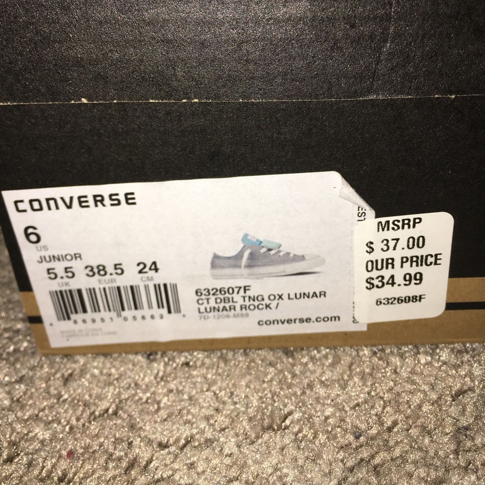 Converse - Picture 2 of 3